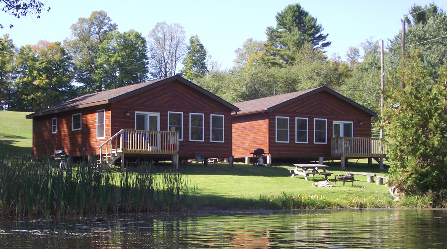 Delco Cabin - Waterfront rentals on Kashwakamak Lake, Ontario
