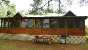 Chemong #5 Log Cabin at Fernleigh Lodge